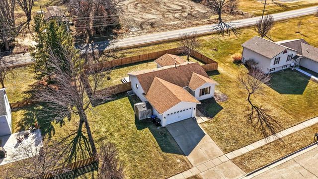 355 Sunny Hill DRIVE, Elkhorn, WI 53121