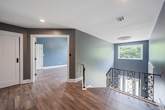 62 Oceanview Boulevard, Manorville, NY 11949