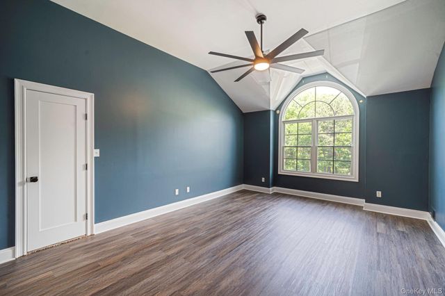 62 Oceanview Boulevard, Manorville, NY 11949