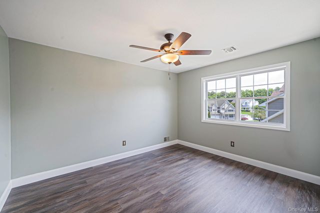 62 Oceanview Boulevard, Manorville, NY 11949