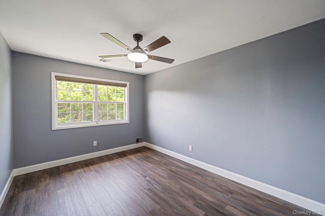 62 Oceanview Boulevard, Manorville, NY 11949