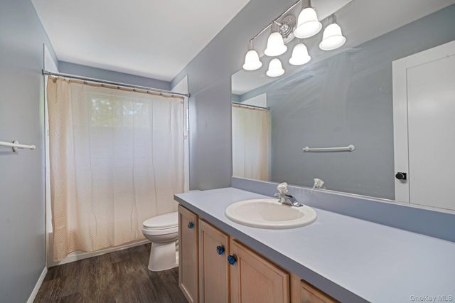 62 Oceanview Boulevard, Manorville, NY 11949