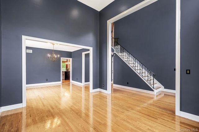 62 Oceanview Boulevard, Manorville, NY 11949
