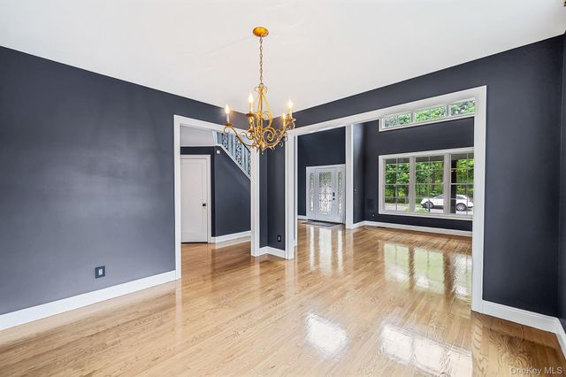 62 Oceanview Boulevard, Manorville, NY 11949