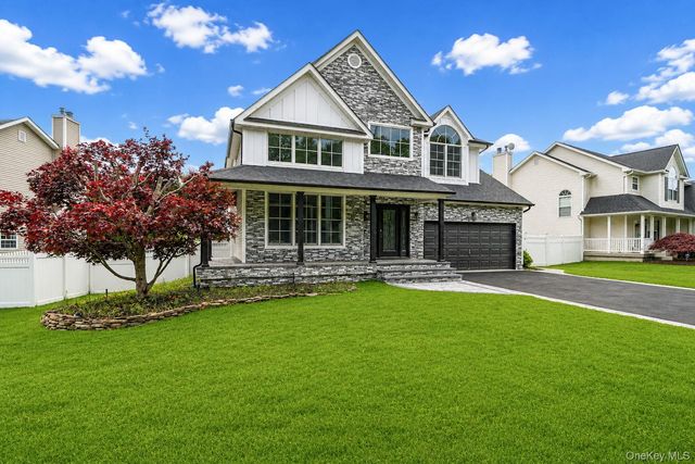62 Oceanview Boulevard, Manorville, NY 11949