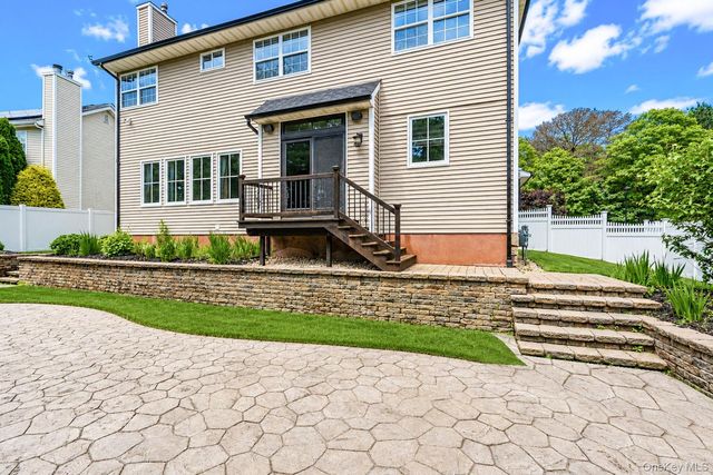 62 Oceanview Boulevard, Manorville, NY 11949