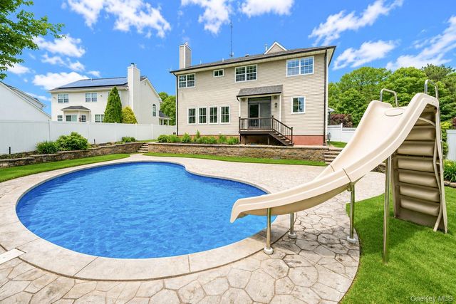 62 Oceanview Boulevard, Manorville, NY 11949