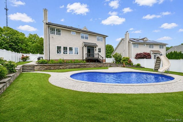 62 Oceanview Boulevard, Manorville, NY 11949