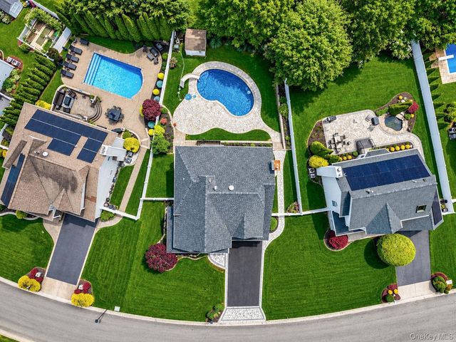 62 Oceanview Boulevard, Manorville, NY 11949