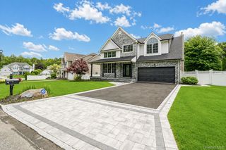 62 Oceanview Boulevard, Manorville, NY 11949