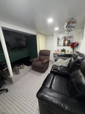 141 Park Ave, Paterson City, NJ 07501