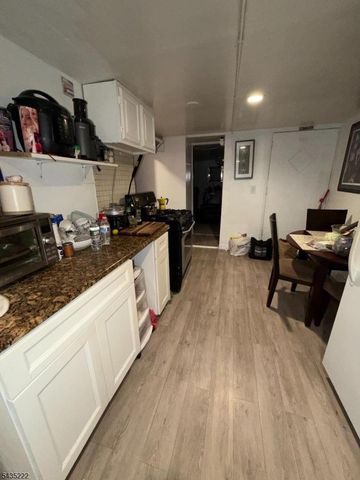141 Park Ave, Paterson City, NJ 07501