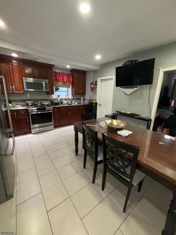 141 Park Ave, Paterson City, NJ 07501