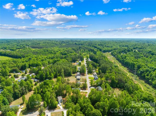171 Brook Creek Drive, Troutman, NC 28166