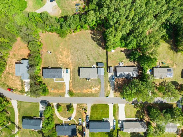 171 Brook Creek Drive, Troutman, NC 28166