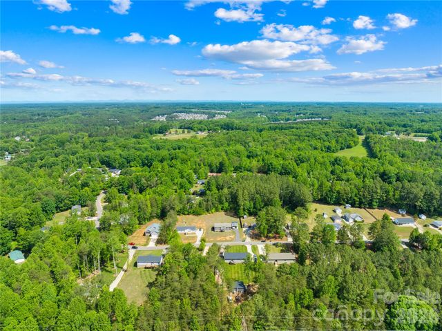 171 Brook Creek Drive, Troutman, NC 28166