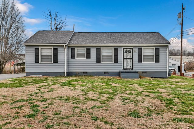 117 W Meadow Dr, Clarksville, TN 37043