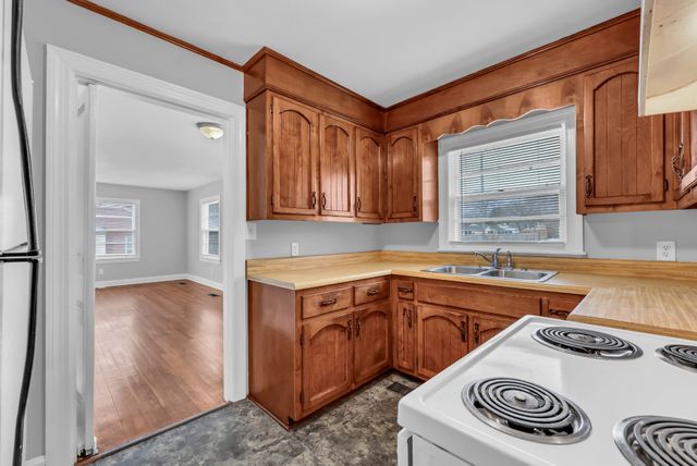 117 W Meadow Dr, Clarksville, TN 37043