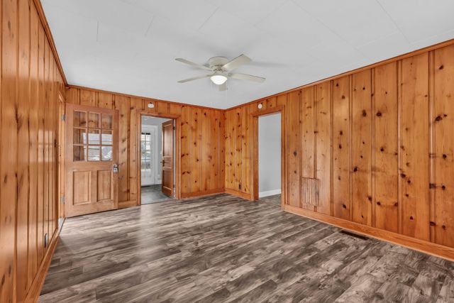 117 W Meadow Dr, Clarksville, TN 37043