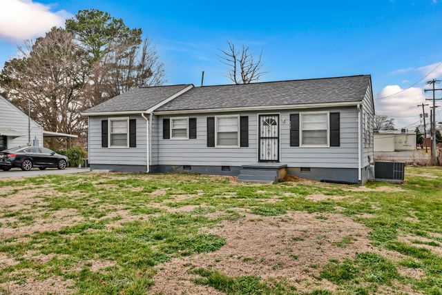 117 W Meadow Dr, Clarksville, TN 37043