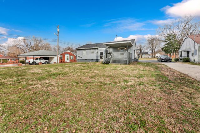 117 W Meadow Dr, Clarksville, TN 37043