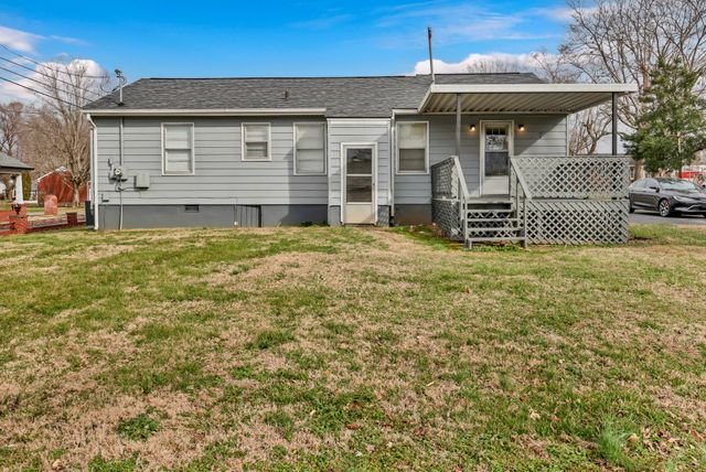 117 W Meadow Dr, Clarksville, TN 37043