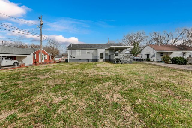 117 W Meadow Dr, Clarksville, TN 37043