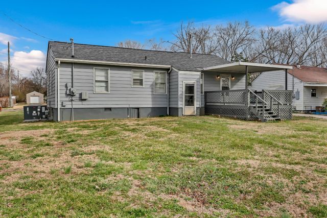 117 W Meadow Dr, Clarksville, TN 37043