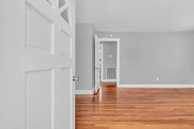 117 W Meadow Dr, Clarksville, TN 37043