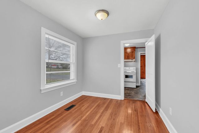 117 W Meadow Dr, Clarksville, TN 37043