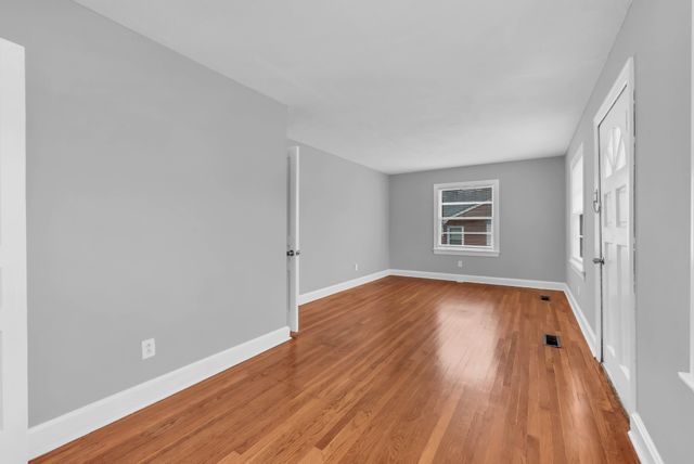 117 W Meadow Dr, Clarksville, TN 37043