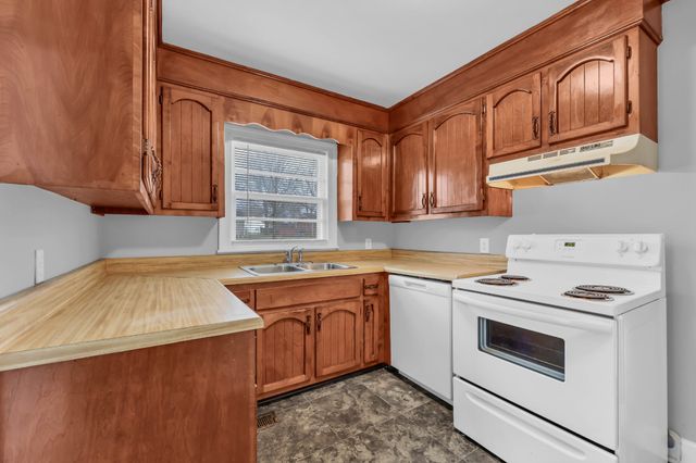 117 W Meadow Dr, Clarksville, TN 37043