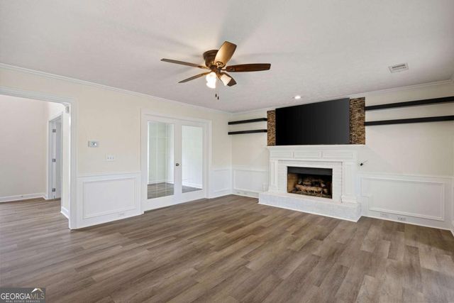 5014 Willow Creek Drive, Woodstock, GA 30188