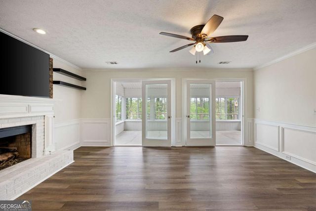 5014 Willow Creek Drive, Woodstock, GA 30188