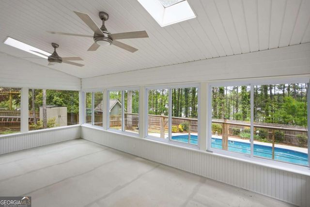 5014 Willow Creek Drive, Woodstock, GA 30188