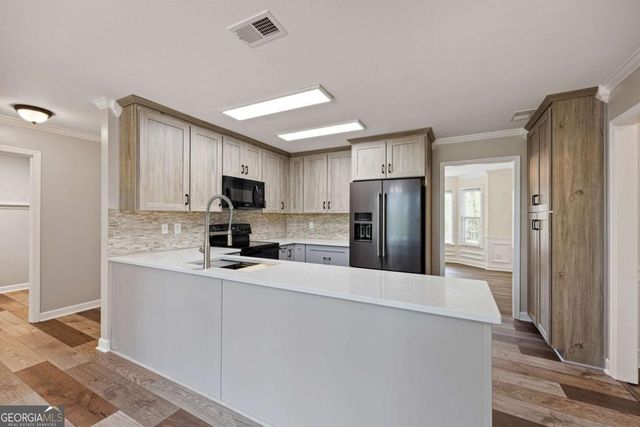 5014 Willow Creek Drive, Woodstock, GA 30188