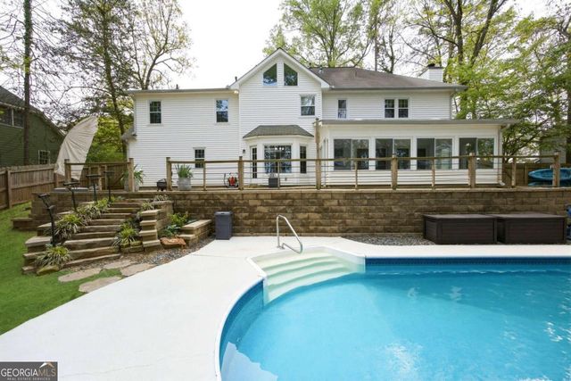 5014 Willow Creek Drive, Woodstock, GA 30188