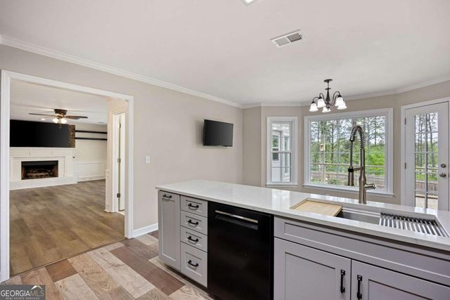 5014 Willow Creek Drive, Woodstock, GA 30188