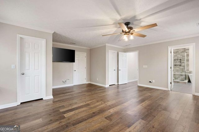 5014 Willow Creek Drive, Woodstock, GA 30188