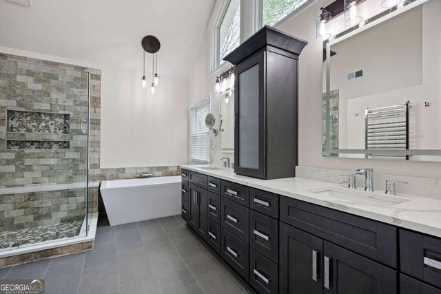 5014 Willow Creek Drive, Woodstock, GA 30188