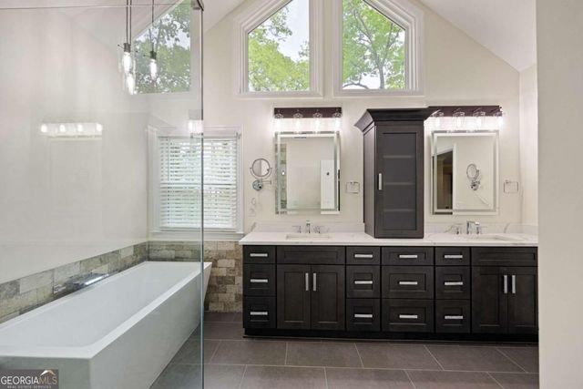 5014 Willow Creek Drive, Woodstock, GA 30188