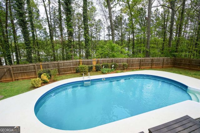 5014 Willow Creek Drive, Woodstock, GA 30188