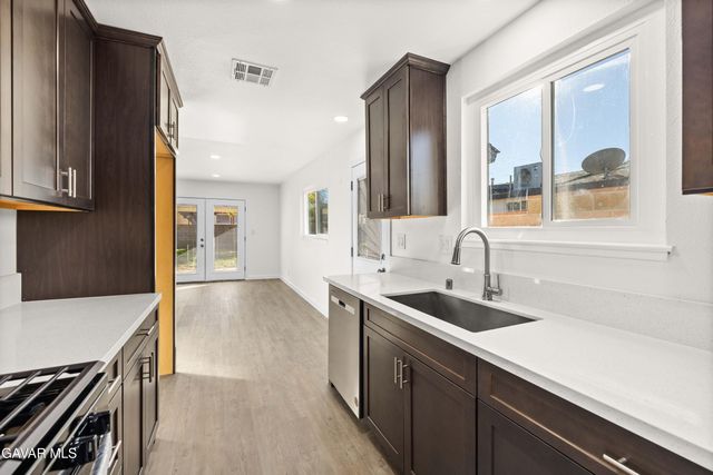 44054 Elm Avenue, Lancaster, CA 93534