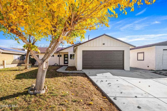 44054 Elm Avenue, Lancaster, CA 93534