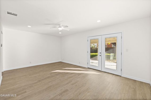 44054 Elm Avenue, Lancaster, CA 93534