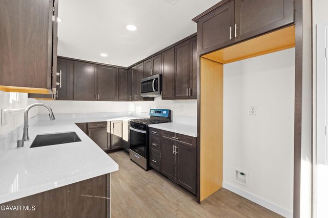 44054 Elm Avenue, Lancaster, CA 93534