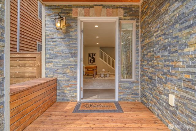 18507 71st Avenue NE, Kenmore, WA 98028