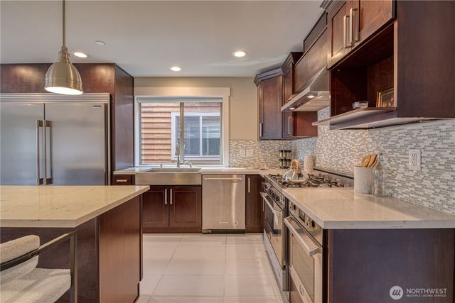 18507 71st Avenue NE, Kenmore, WA 98028
