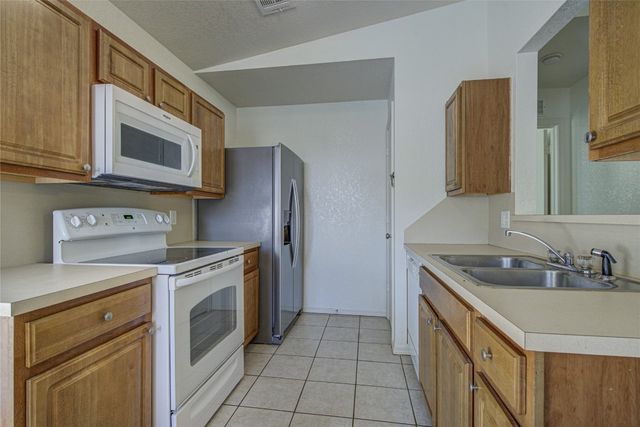 9228 Snowberry Drive, Oklahoma City, OK 73165