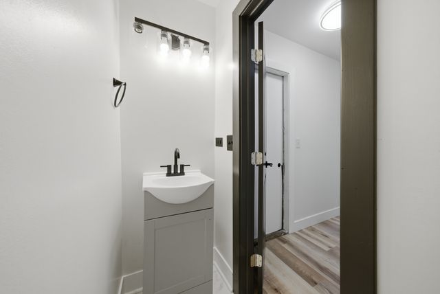 527 ALTON Court, Carol Stream, IL 60188